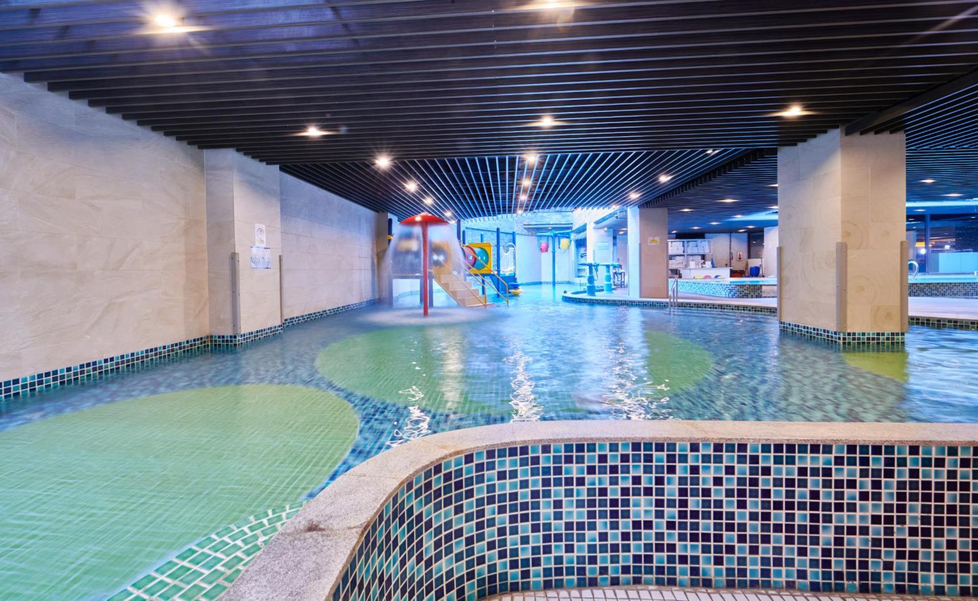 Grand Bay Resort Hotel Heng-ch'un Extérieur photo Swimming pool