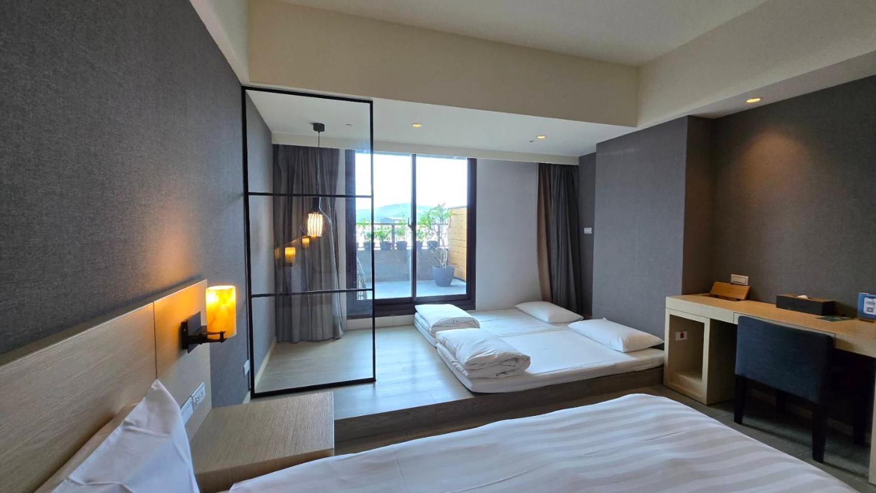 Grand Bay Resort Hotel Heng-ch'un Extérieur photo A room at the hotel